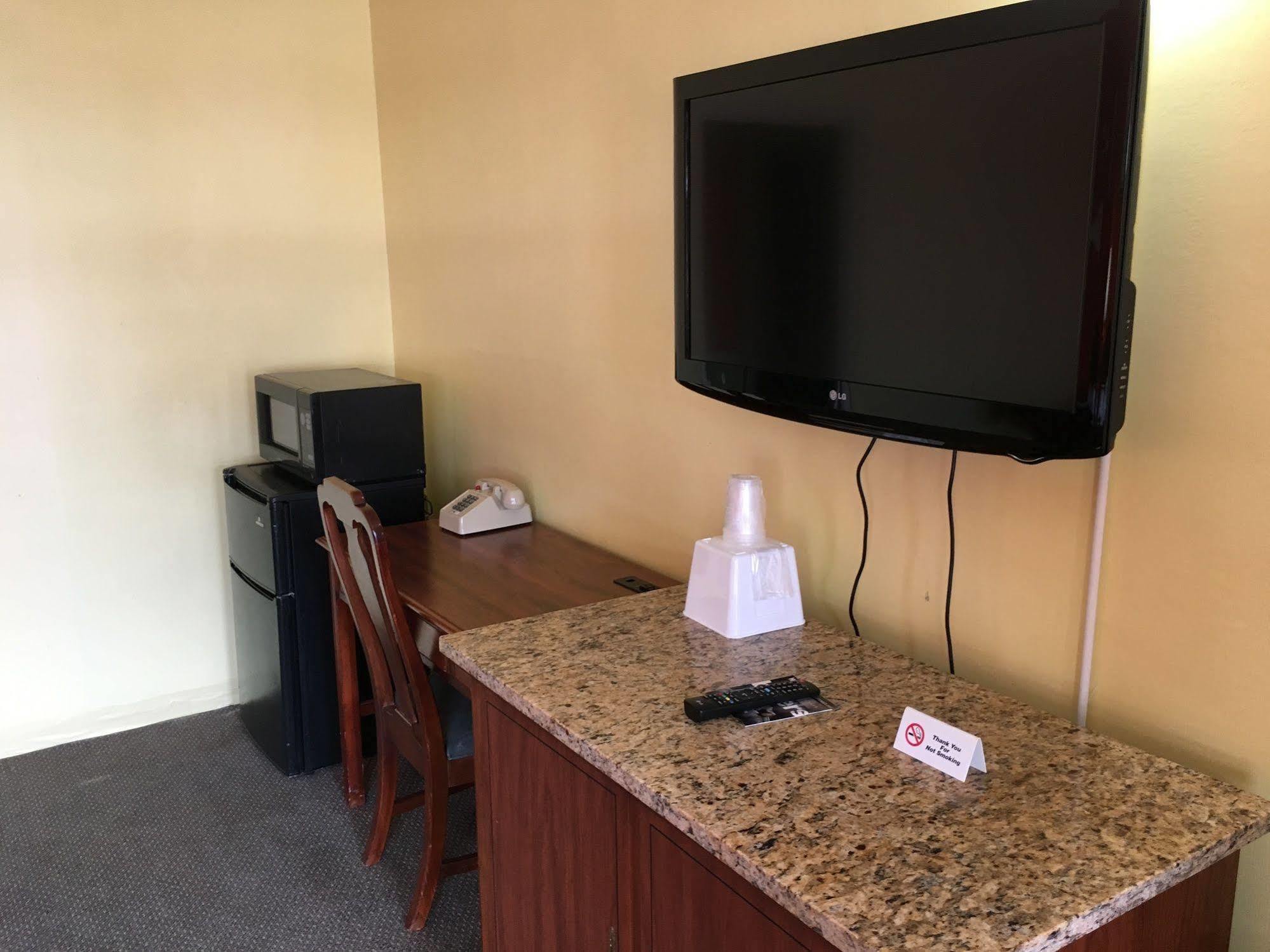 Travel Inn By Oyo Danville Us-29 Exterior foto